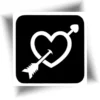 Pochoir tatouage coeur avec flèche, idéal pour des tatouages éphémères personnalisés avec des paillettes ou de l'encre cosmétique.