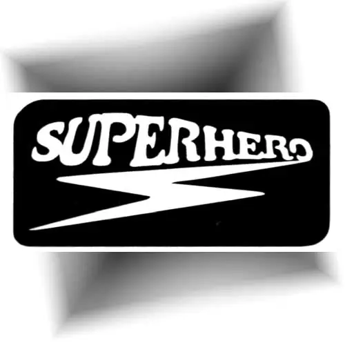 Pochoir adhésif super héros pour créer des tatouages éphémères avec des paillettes.