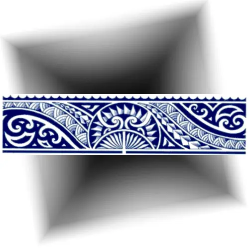 Tatouage semi-permanent brassard maori : effet réaliste, motif tribal polynésien, longue tenue.