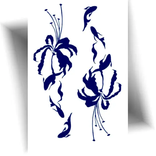Planche de tatouages semi-permanents au jagua représentant une carpe koi et des fleurs de lycoris avec un rendu bleu nuit réaliste.