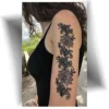 Tatouage éphémère en dentelle noire avec une bande de dentelle, un mandala et un attrape-rêve. Un design ultra féminin ✨