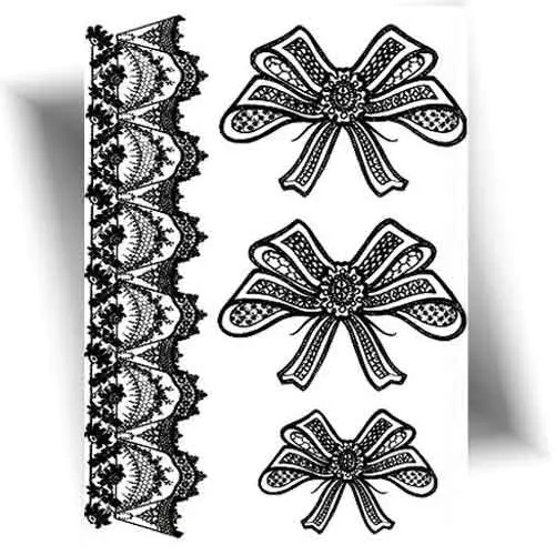 Tatouage temporaire jarretière sexy en dentelle noire, motif féminin pour un look glamour.