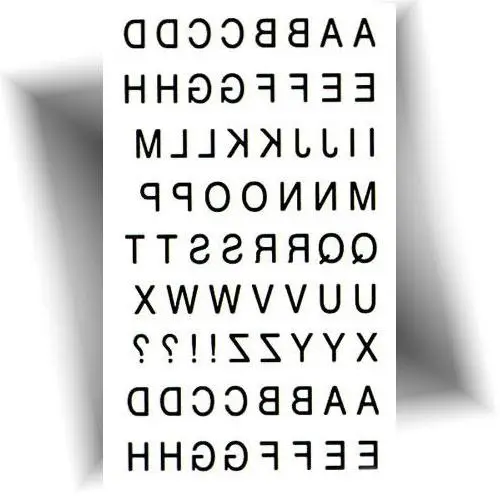 Planche de tatouage éphémère lettre alphabet noir minimaliste avec 72 motifs pour créer des initiales et mots personnalisés.