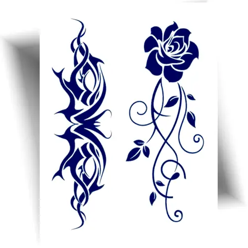 Planche de tatouages semi-permanents au jagua avec deux motifs : une rose et un tatouage tribal.
