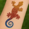 Tatouage pailleté salamandre, un design scintillant et symbolique !