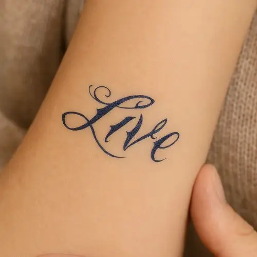 Tatouage semi-permanent du mot 