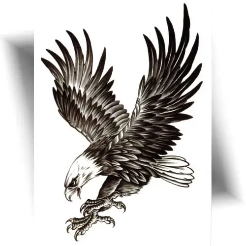 Tatouage temporaire aigle royal en noir et gris appliqué sur le haut du bras, reflétant la force, le courage et la liberté, idéal pour tester un tatouage avant le permanent.