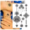Tatouage temporaire mandala femme, avec des motifs délicats mêlant dentelle et mandala. Élégant, féminin et facile à appliquer, il dure de 3 à 7 jours.